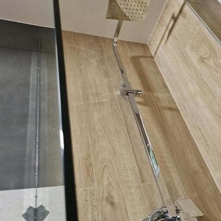 Tam Serviced Studio Apartment Myslym Shyri No1 Tirana Exterior photo